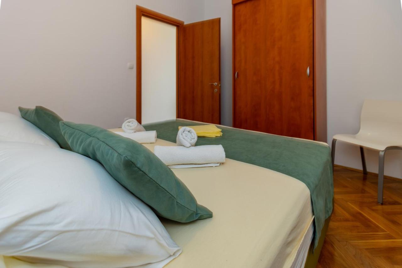 Luxury Apartments Villa Ruzmarina With New Heated Infinity Pool And Lounge Area Marusici  Ngoại thất bức ảnh