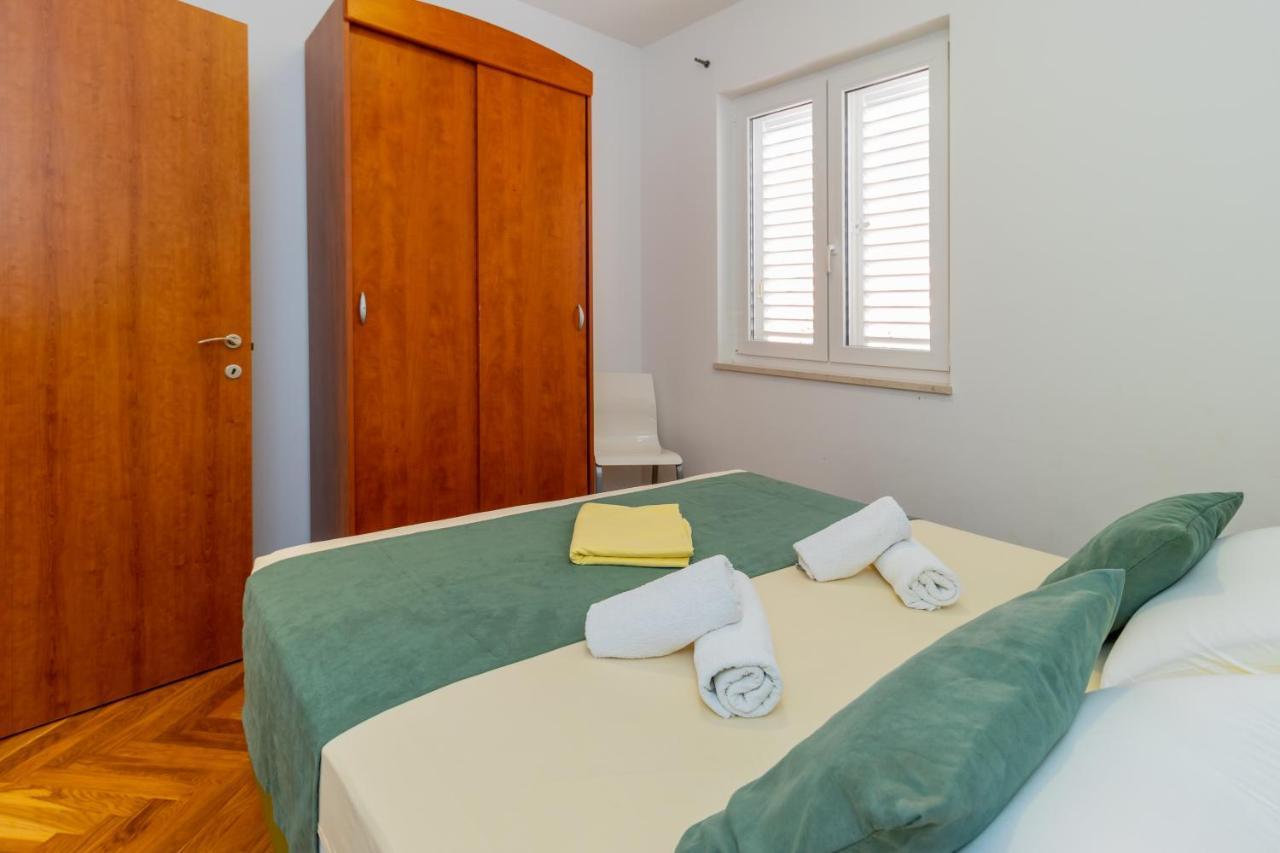 Luxury Apartments Villa Ruzmarina With New Heated Infinity Pool And Lounge Area Marusici  Ngoại thất bức ảnh