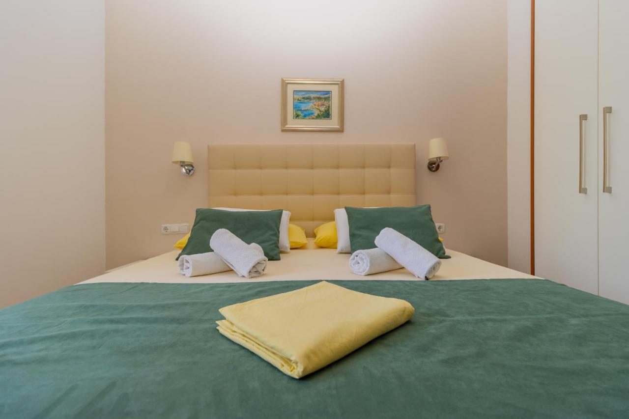 Luxury Apartments Villa Ruzmarina With New Heated Infinity Pool And Lounge Area Marusici  Ngoại thất bức ảnh
